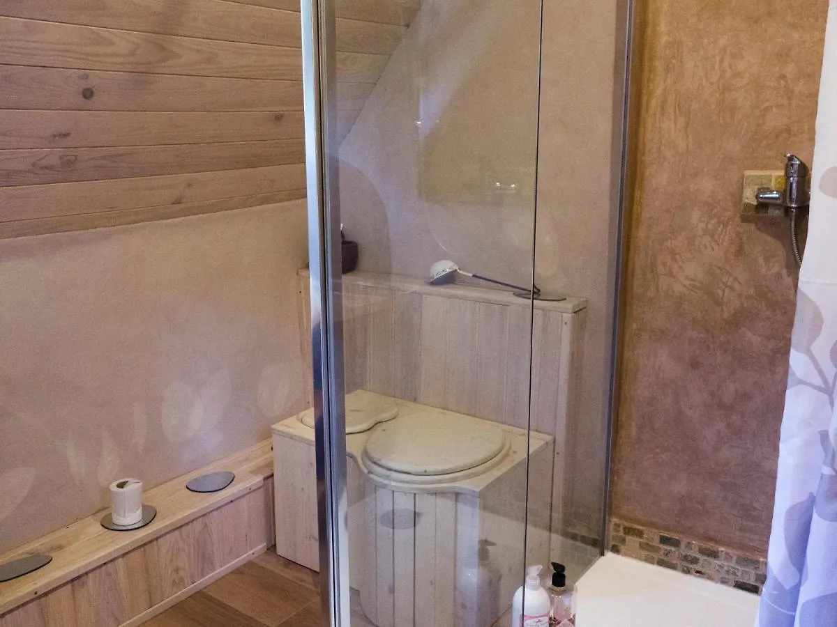 La Roquette-Chambre D'Hotes Bed & Breakfast Grand-Vabre